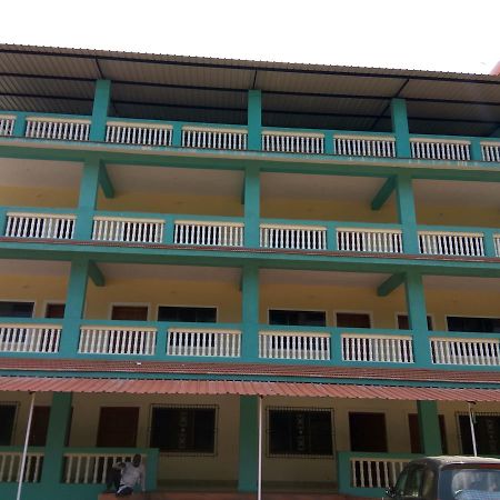 Atithi Farm House Hotel Borlai Exterior foto