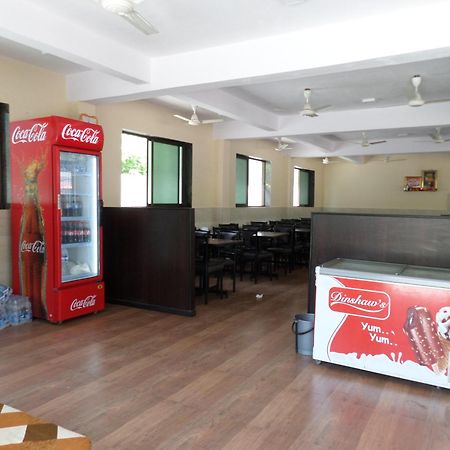 Atithi Farm House Hotel Borlai Exterior foto
