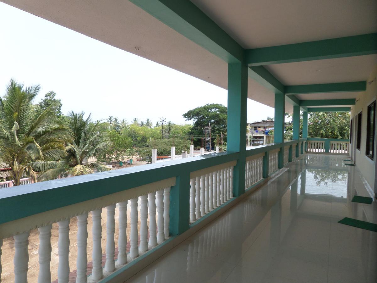 Atithi Farm House Hotel Borlai Exterior foto