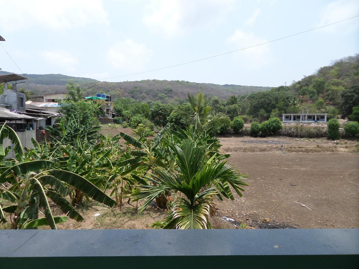 Atithi Farm House Hotel Borlai Exterior foto